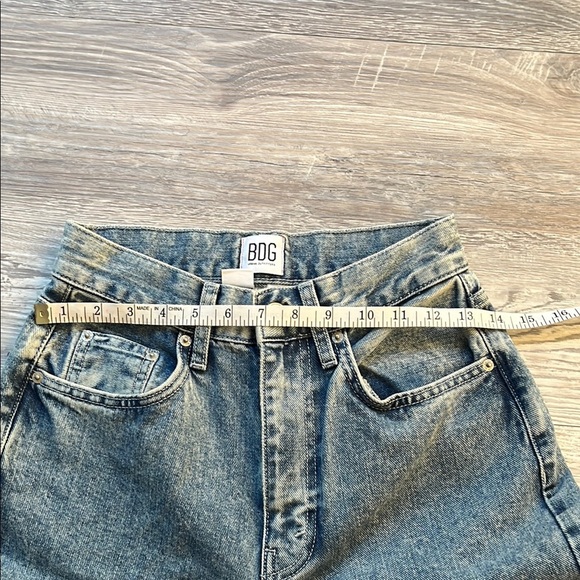 BDG Light Wash Denim Jeans - Picture 10 of 10
